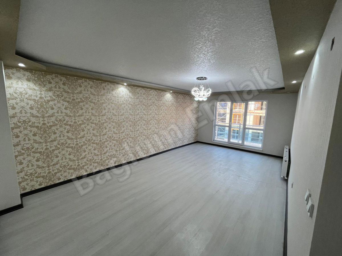OKUL CAD. 1 SOKAK MESAFEDE İÇİ YAPILI FIRSAT DAİRE