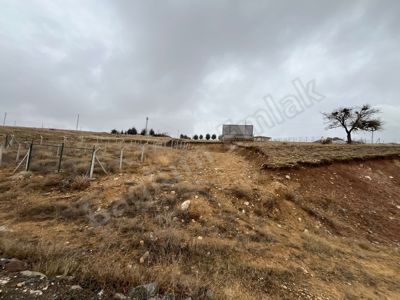 İMARLI YERİ BELLİ KIRANDAĞIN'DA YOLA CEPHELİ MANZARALI BAHÇELİK — fotoğraf 3