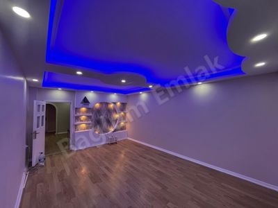 BAĞLUM BULVAR ÜZERİ 1.KAT İÇİ YAPILI DAİRE