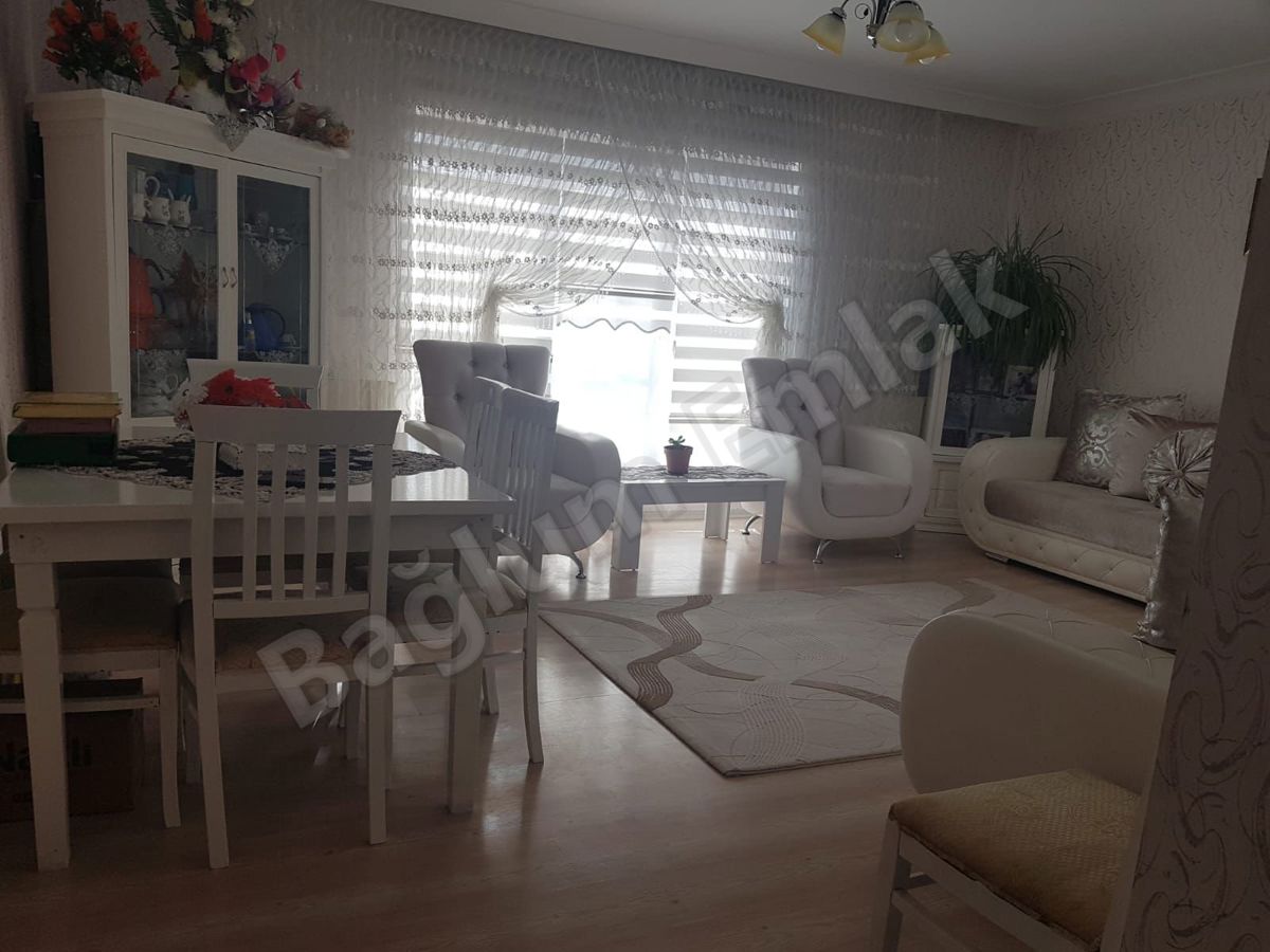 BADEMLİK CAD. 2 DAKİKA YÜRÜME MESAFESİNDE İÇİ YAPILI FIRSAT DAİRE