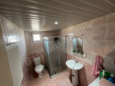 EMEK GİRİŞİM SİTESİNDE 1.KATTA TERAS BALKONLU MASRAFSIZ DAİRE — fotoğraf 2