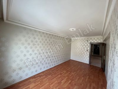 KAFKASLAR'DA BULAVARA 200M MESAFEDE İÇİ YAPILI GENİŞ DAİRE — fotoğraf 4
