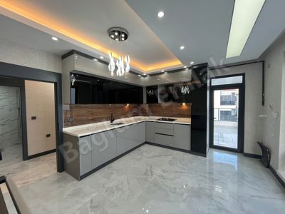 BAĞLUM EMLAK'TAN MERKEZİ KONUMDA LÜX YAPILI KAT SEÇENEKLERİ BULUNAN SIFIR DAİRE