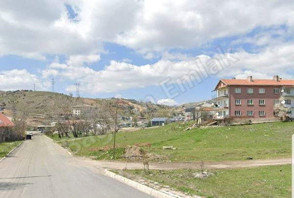 BAĞLUM EMLAK TAN SATILIK MERKEZİ KONUMDA 1.6 EMSAL SİTE ARSASI