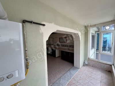 KAFKASLAR'DA BULAVARA 200M MESAFEDE İÇİ YAPILI GENİŞ DAİRE — fotoğraf 7