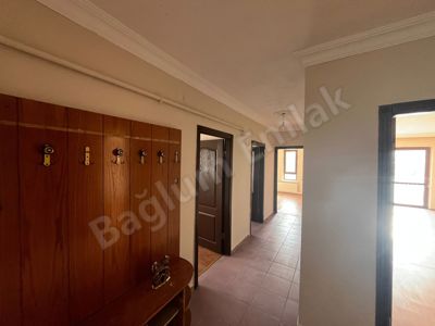 BOTANİK PARK KARŞISINDA ASANSÖRLÜ GENİŞ KİRALIK DAİRE — fotoğraf 3