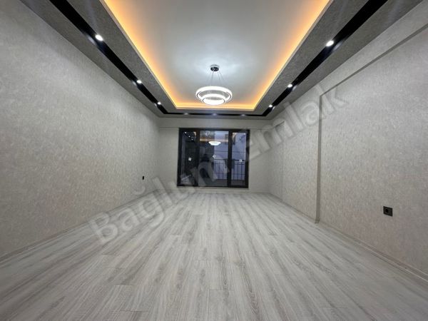 ATAPARK'TA SİTE KONSEPTİNDE LÜX YAPILI SATILIK DAİRE