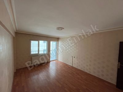 KAFKASLAR'DA BULAVARA 200M MESAFEDE İÇİ YAPILI GENİŞ DAİRE — fotoğraf 13